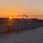 Apartamento Duplex Junto Al Puente Con Gran Terraza Y Parking Privado *